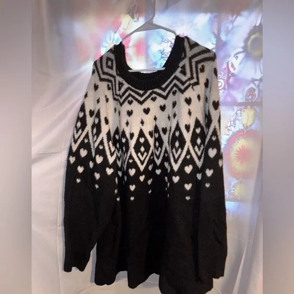 Torrid Black and White Heart Sweater - Picture 1 of 3